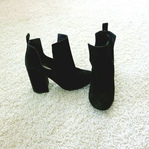 Steve Madden Black Suede Boots